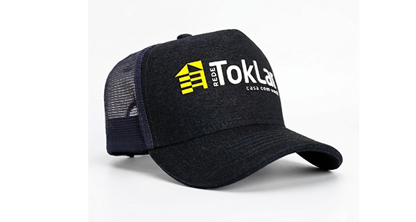 Boné com silk 3D alto relevo