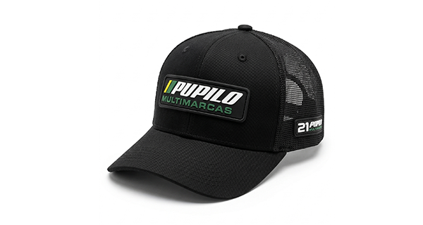 Boné com aplique personalizado